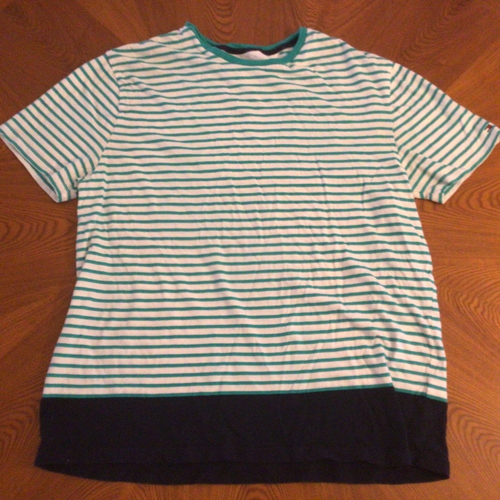 Men’s Tommy Hilfiger Tshirt - Large